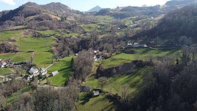 Grange - 120 m² - 2 pièces