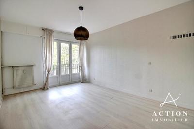 Appartement - 90 m² - 3 pièces