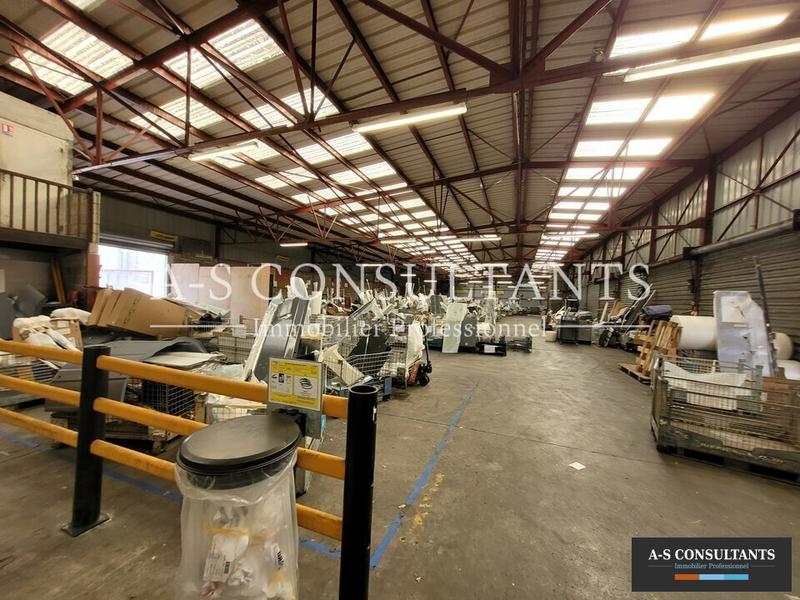 Local d'activité / Entrepôt - 2 900 m²