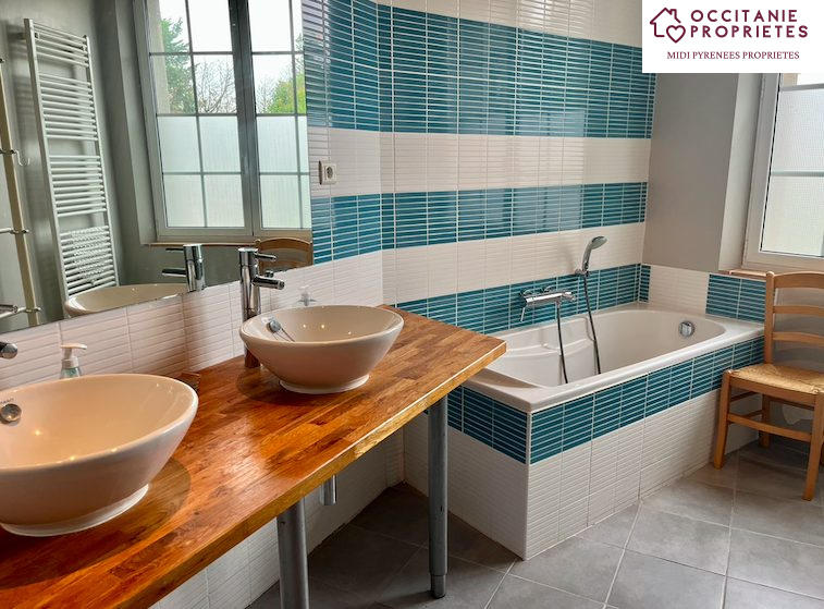 Corps de ferme - 412 m² - 10 pièces