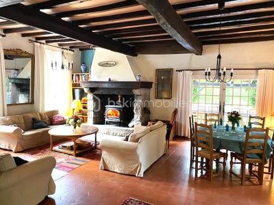 Demeure - 303 m² - 15 pièces