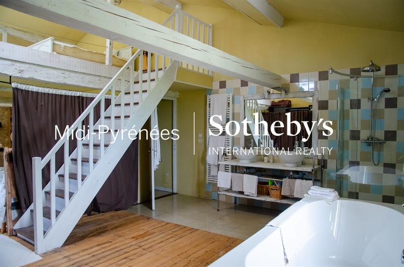 Maison - 655 m² - 13 pièces