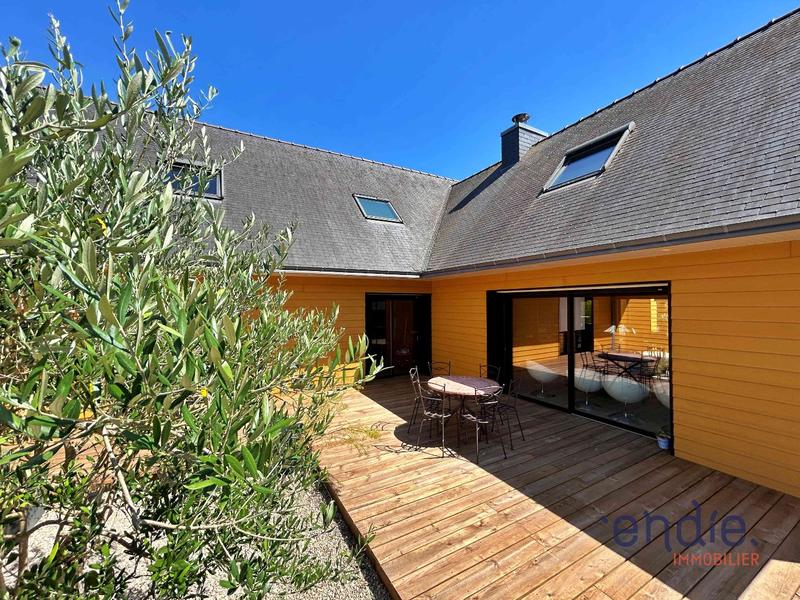 Maison - 251 m² - 8 pièces