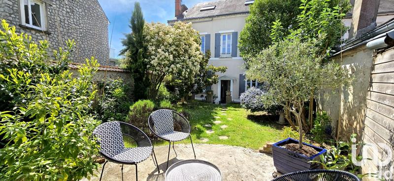 Maison - 205 m² - 9 pièces