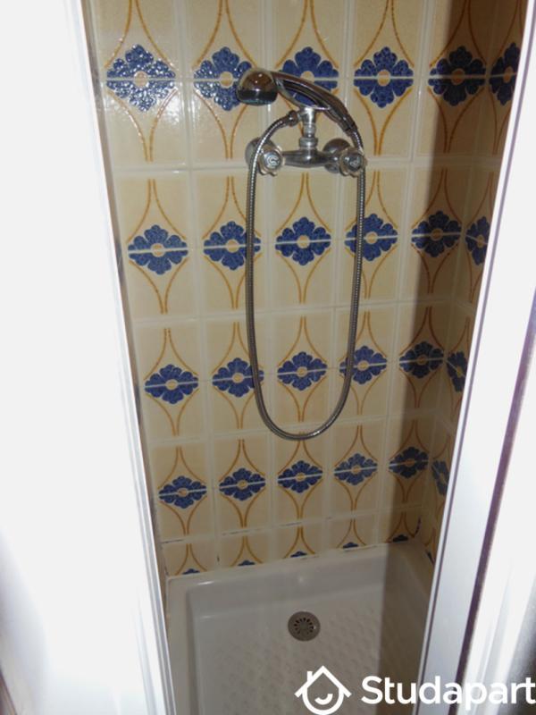 Chambre - 102 m² - 1 pièce