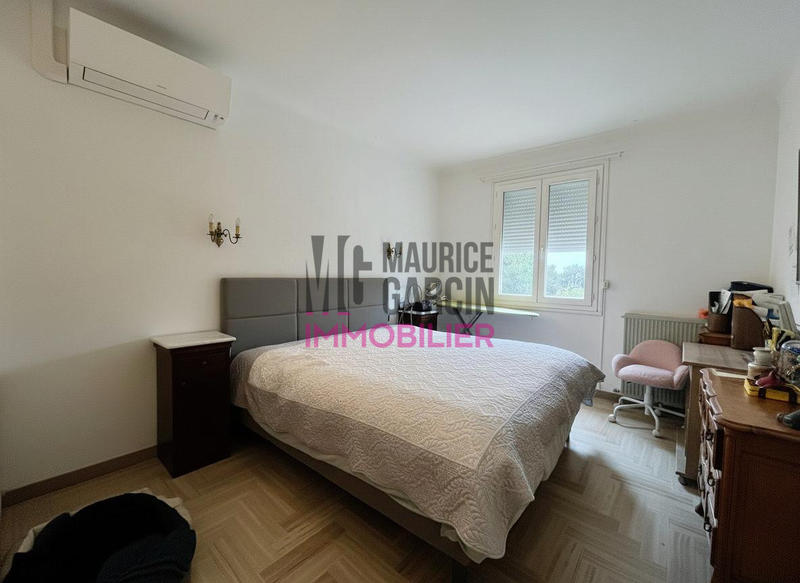 Maison - 215 m² - 6 pièces