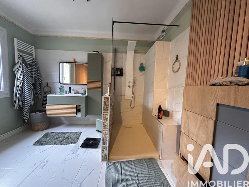 Maison - 230 m² - 6 pièces