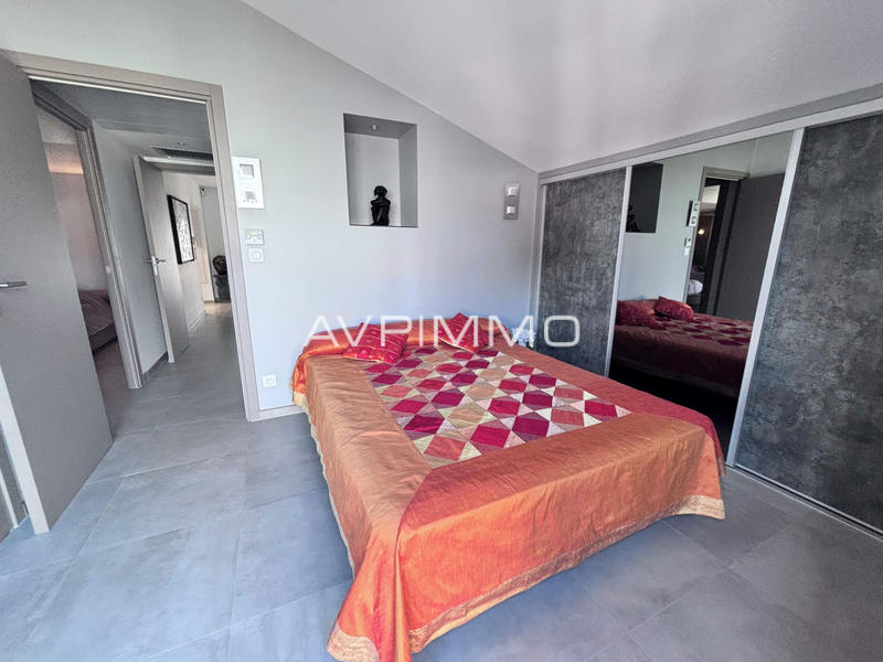 Appartement - 107 m² - 3 pièces