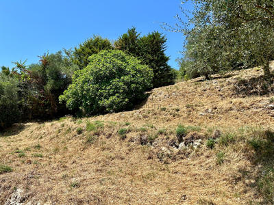 Terrain - 2 400 m²