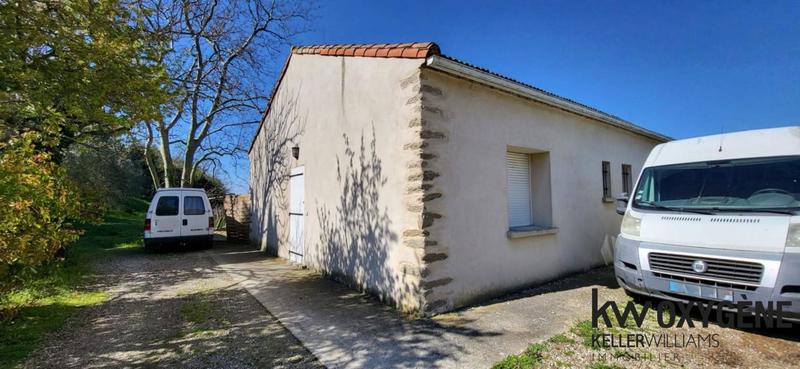 Propriété - 800 m²