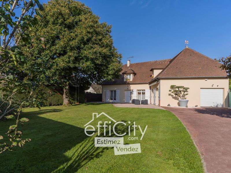 Maison - 250 m² - 9 pièces