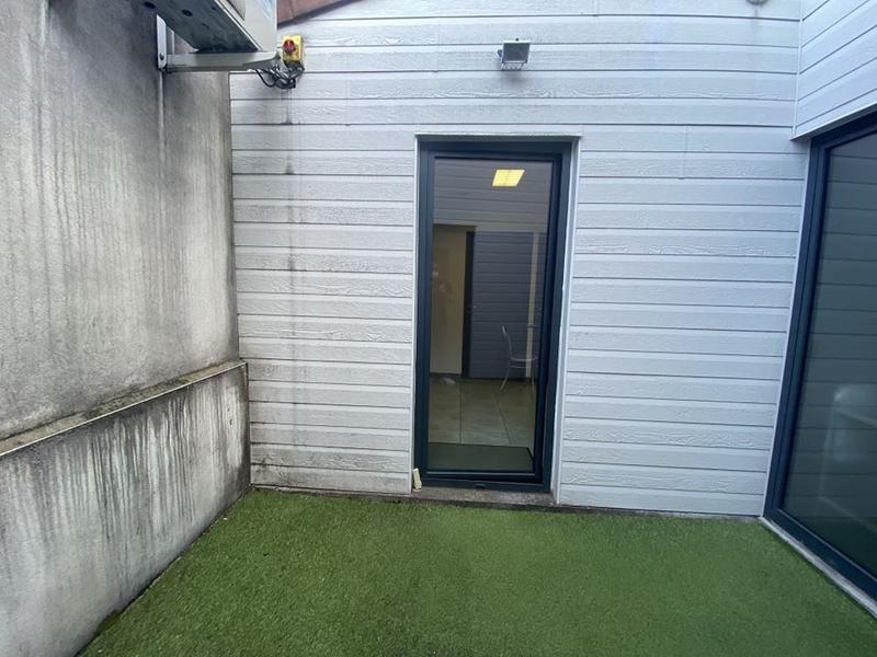 Local commercial - 61 m² - 5 pièces