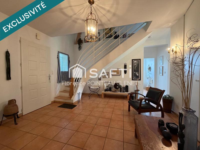 Maison - 159 m² - 8 pièces