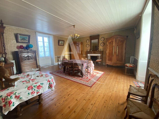 Maison - 250 m² - 9 pièces