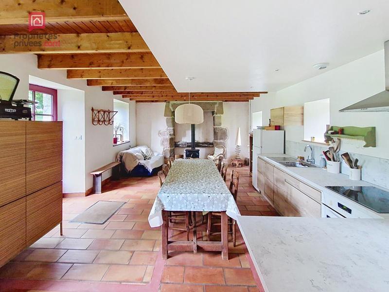 Maison - 167 m² - 8 pièces