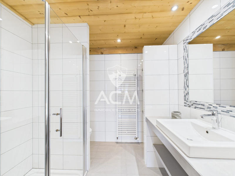 Appartement - 201 m² - 5 pièces