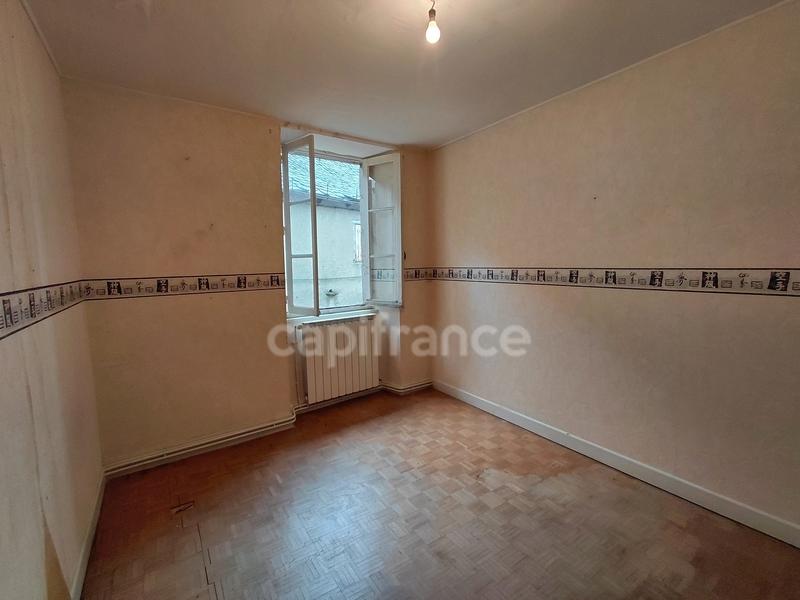 Maison - 175 m² - 12 pièces