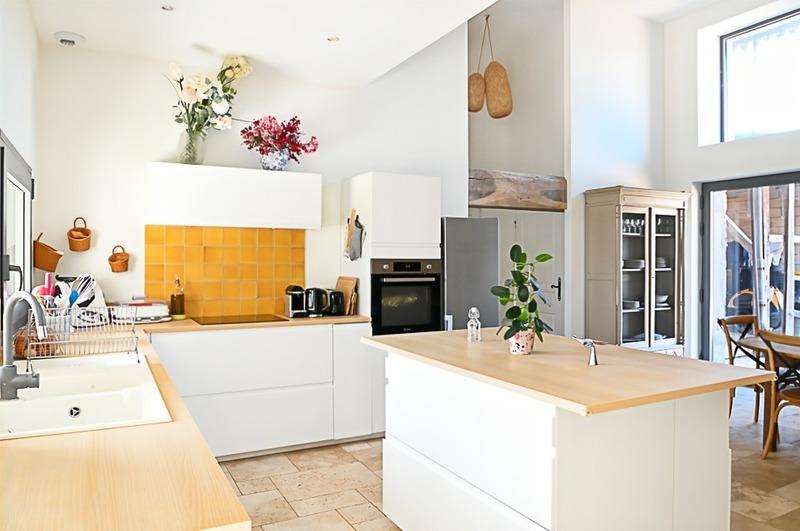 Maison - 300 m² - 13 pièces