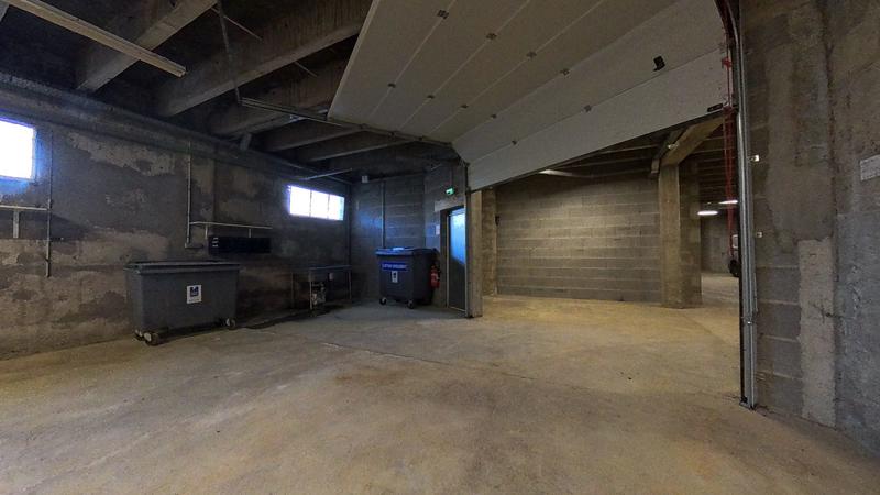 Local d'activités - 318 m²