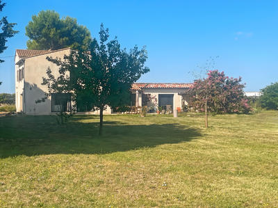 Maison - 220 m² - 8 pièces