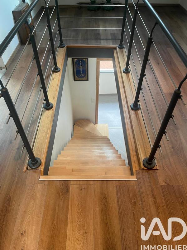 Maison - 220 m² - 6 pièces