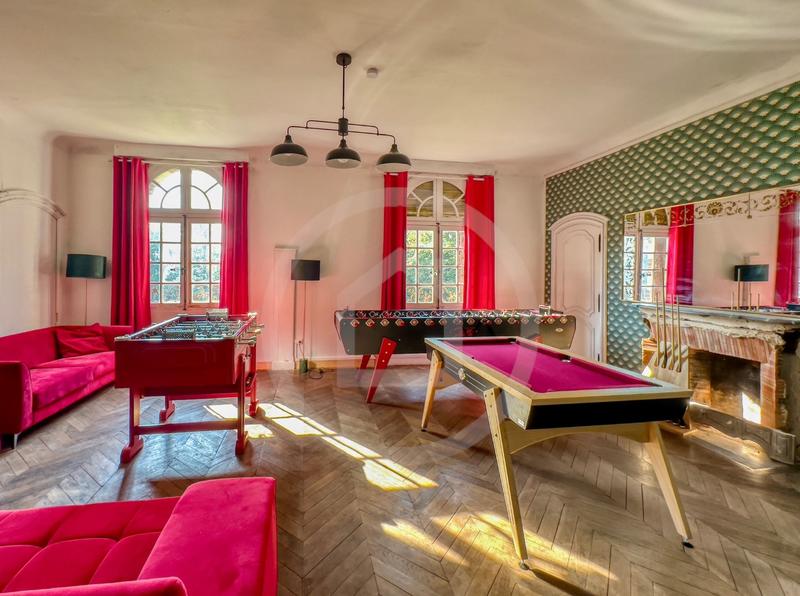 Château - 806 m² - 20 pièces