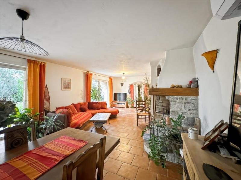 Maison - 162 m² - 6 pièces