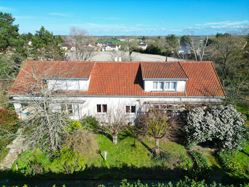 Maison - 260 m² - 8 pièces