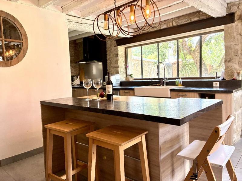 Maison en pierre - 216 m² - 8 pièces