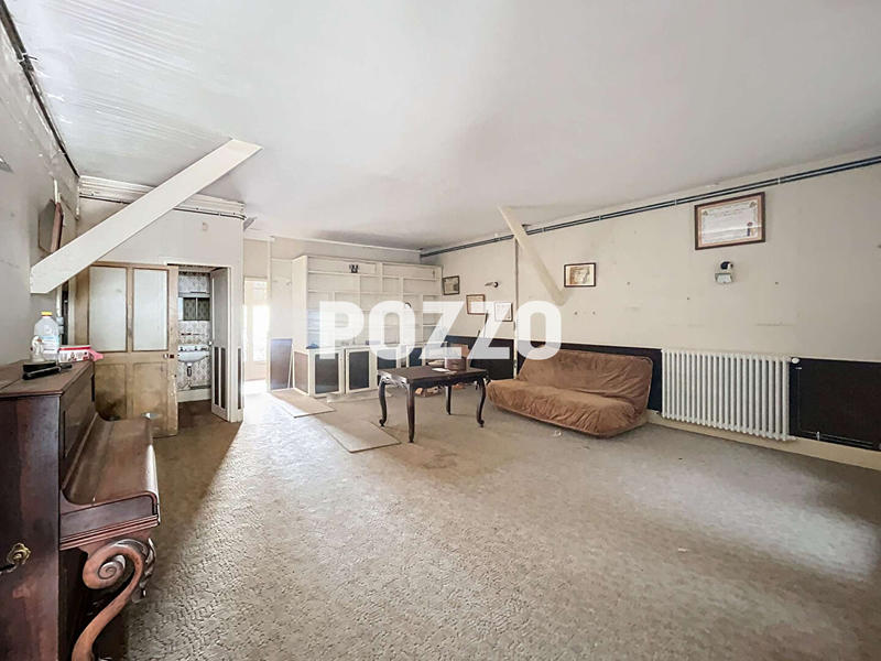 Maison - 224 m² - 7 pièces