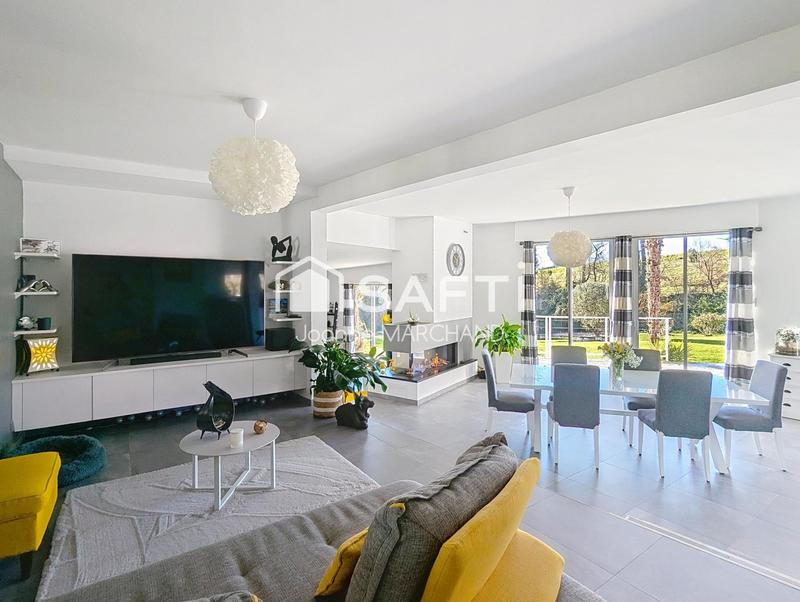 Villa - 264 m² - 9 pièces