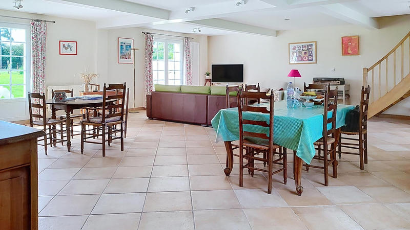 Maison - 242 m² - 7 pièces