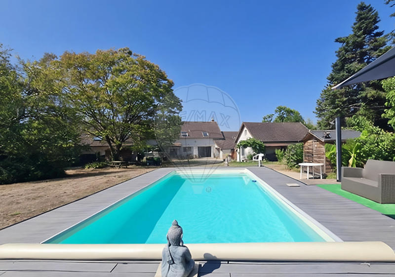 Maison - 186 m² - 5 pièces