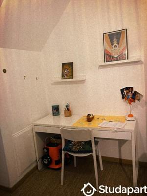 Chambre - 10 m² - 1 pièce