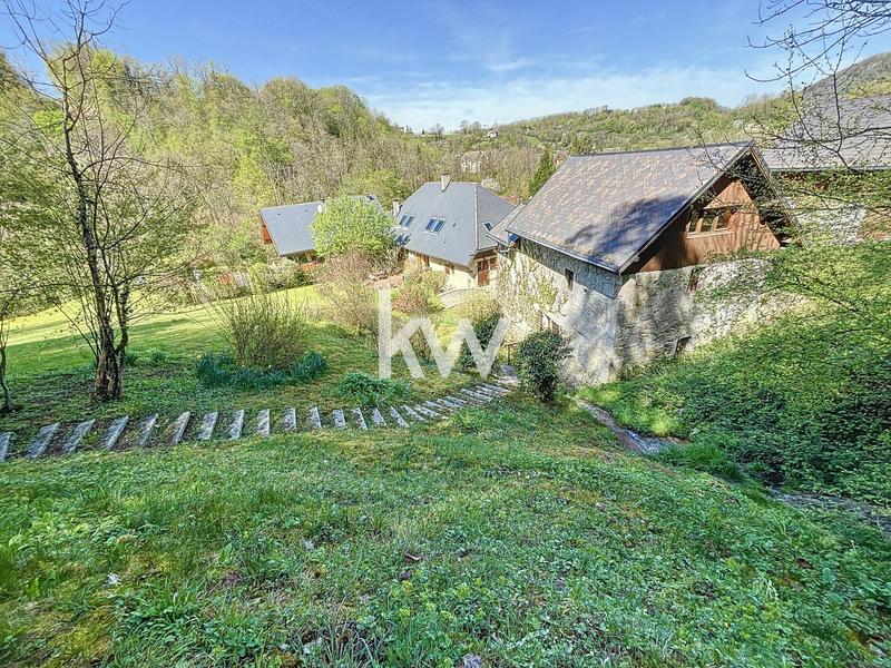 Maison en pierre - 305 m² - 8 pièces