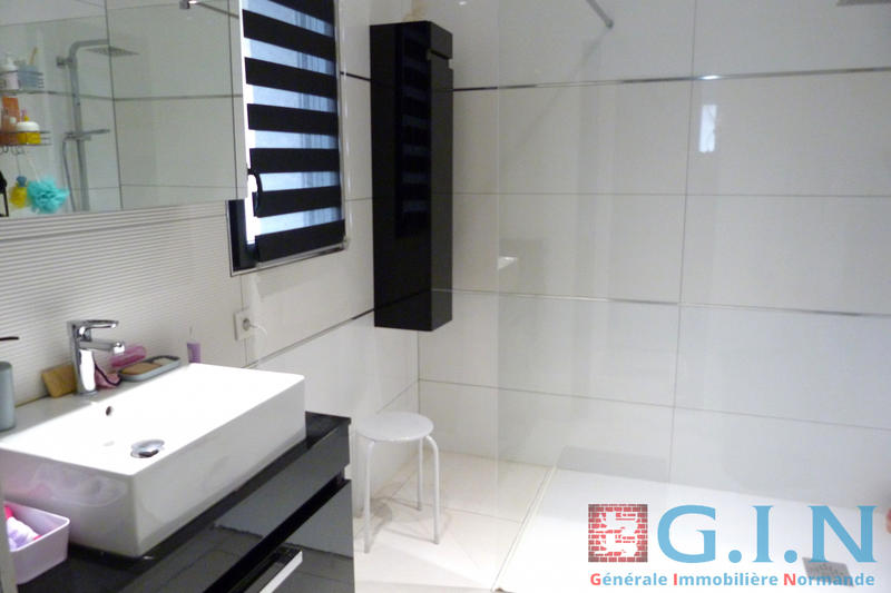 Maison - 200 m² - 8 pièces