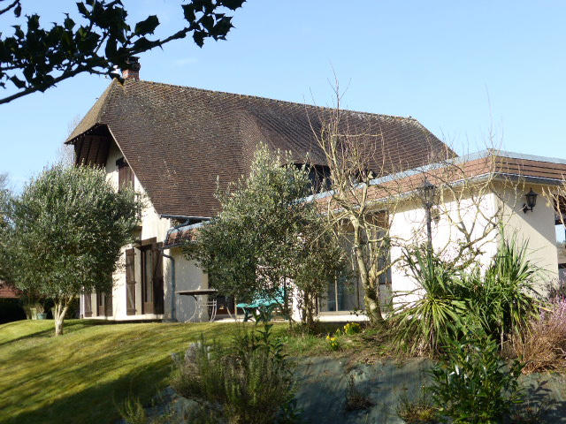 Propriété - 140 m² - 6 pièces