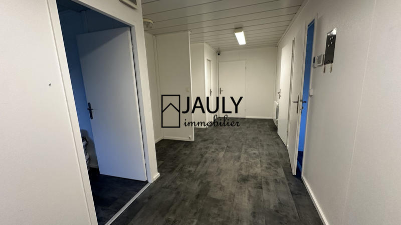 Local commercial - 84 m² - 1 pièce