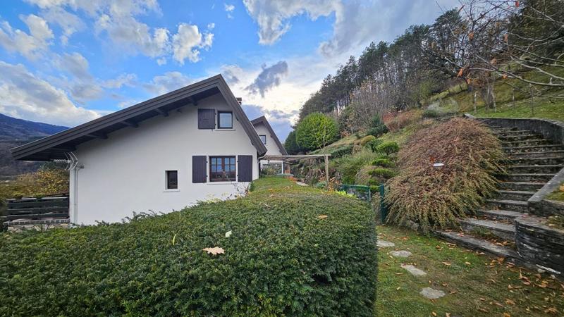 Demeure - 252 m² - 8 pièces