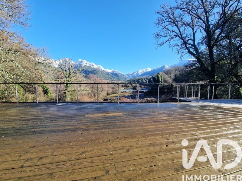 Maison - 310 m² - 8 pièces