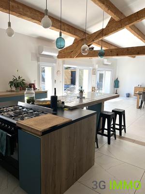 Maison - 244 m² - 9 pièces