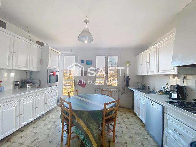 Maison - 229 m² - 7 pièces