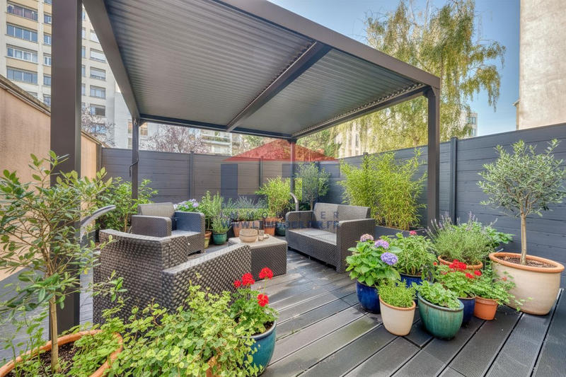 Loft - 158 m² - 3 pièces