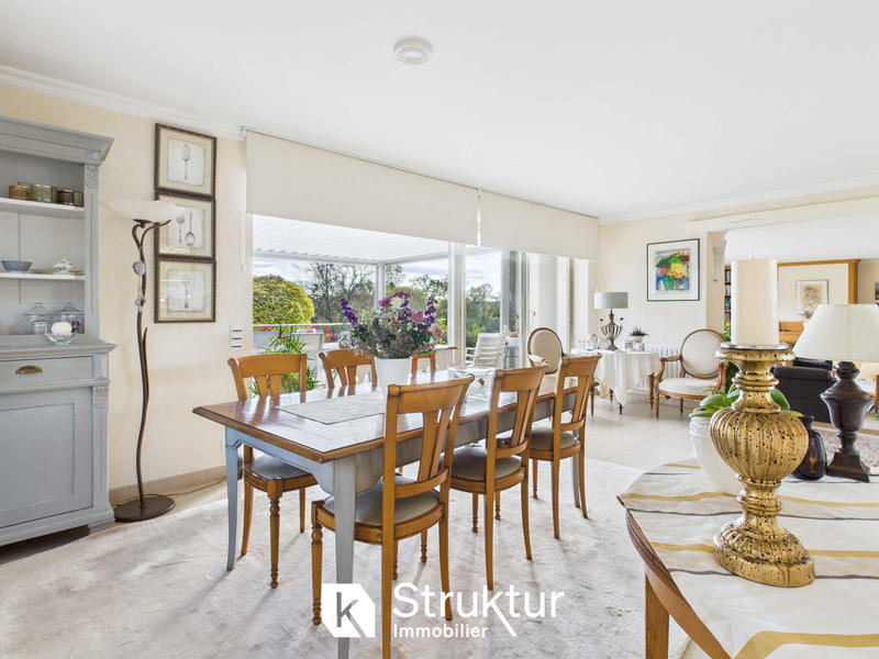 Maison - 140 m² - 5 pièces