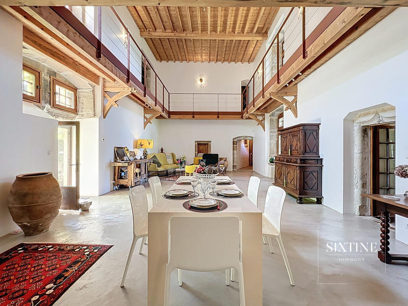 Château - 500 m² - 12 pièces