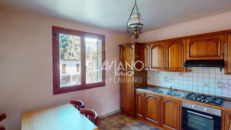 Maison - 234 m² - 11 pièces