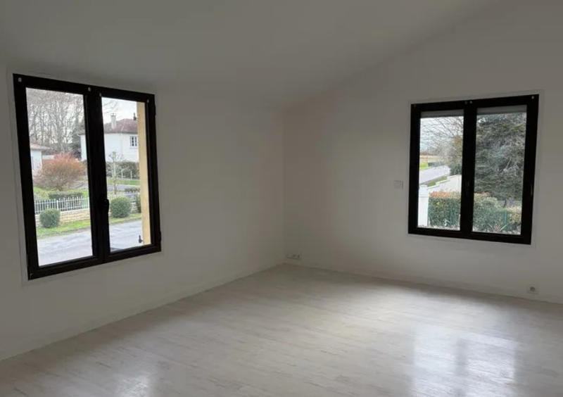 Appartement - 80 m² - 3 pièces