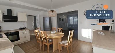 Maison - 170 m² - 5 pièces