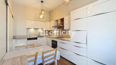 Immeuble - 196 m² - 10 pièces