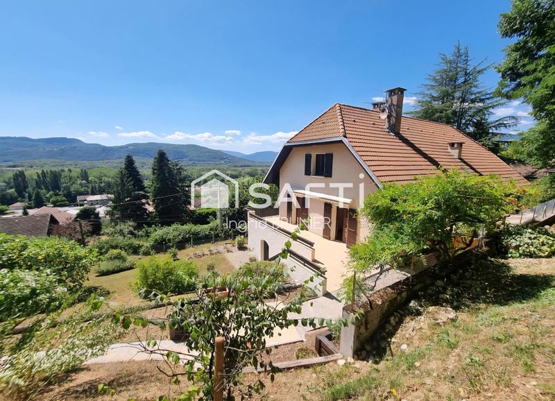 Maison - 257 m² - 9 pièces
